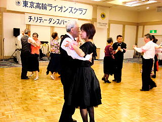 �x���Ă���ʐ^�S