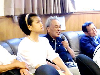 ���������Ă��鏬�Ă̎ʐ^