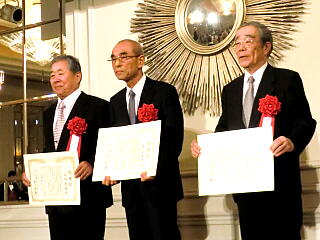 �R�l����ŕ\����̎ʐ^