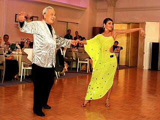 �_��搶�ƃL���[�o�������o��x���Ă���ʐ^�P